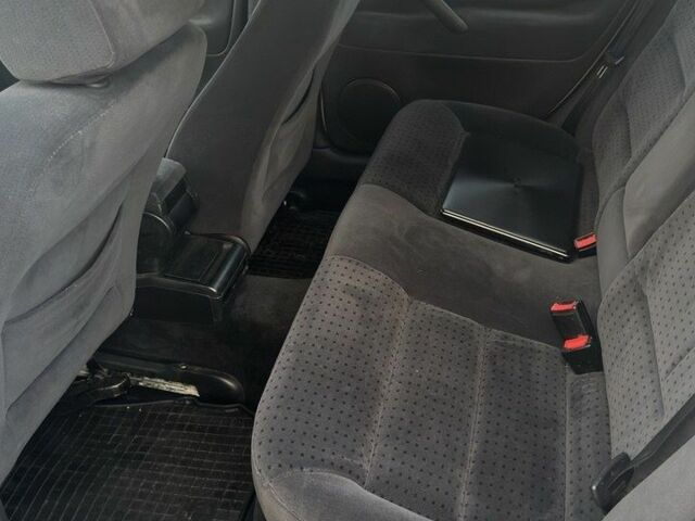 Серый Фольксваген Пассат, объемом двигателя 1.8 л и пробегом 477 тыс. км за 3700 $, фото 10 на Automoto.ua