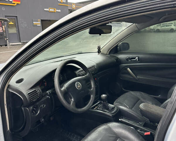 Серый Фольксваген Пассат, объемом двигателя 1.78 л и пробегом 300 тыс. км за 2600 $, фото 9 на Automoto.ua