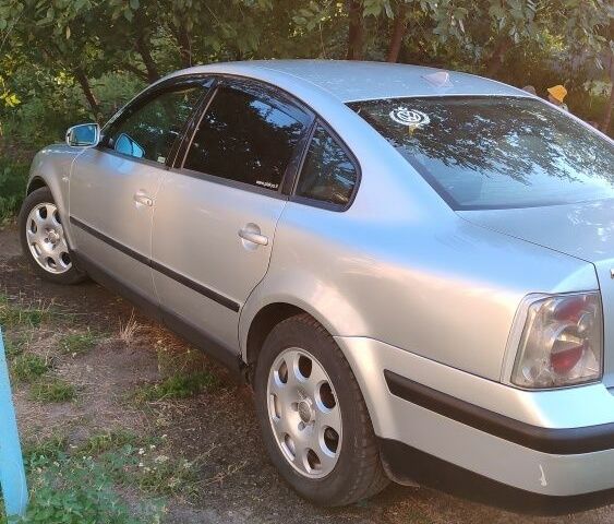 Серый Фольксваген Пассат, объемом двигателя 1.9 л и пробегом 410 тыс. км за 3400 $, фото 2 на Automoto.ua