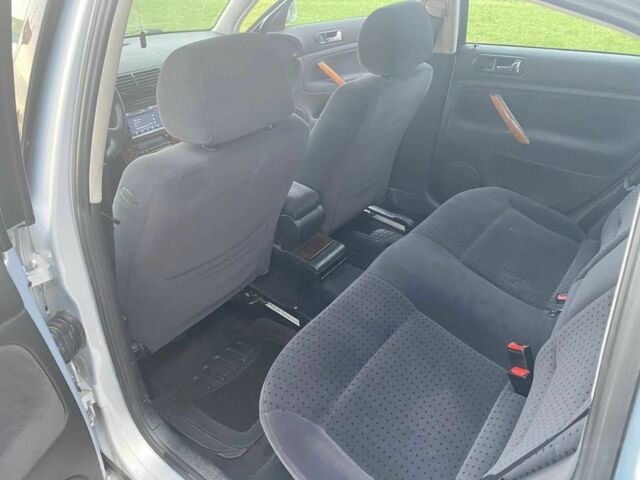 Серый Фольксваген Пассат, объемом двигателя 1.8 л и пробегом 358 тыс. км за 3200 $, фото 10 на Automoto.ua