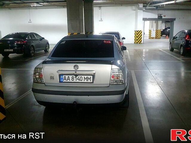 Серый Фольксваген Пассат, объемом двигателя 1.9 л и пробегом 437 тыс. км за 4500 $, фото 3 на Automoto.ua