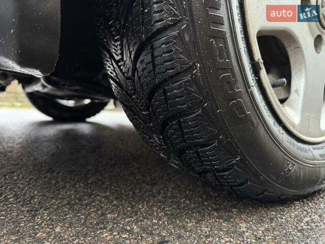 Серый Фольксваген Пассат, объемом двигателя 1.9 л и пробегом 402 тыс. км за 4200 $, фото 17 на Automoto.ua