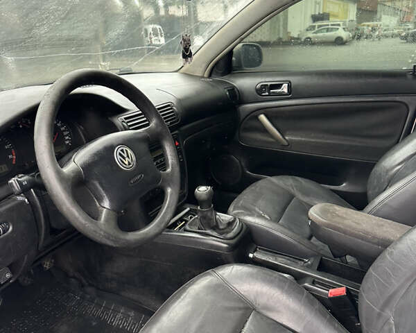 Серый Фольксваген Пассат, объемом двигателя 1.78 л и пробегом 300 тыс. км за 2600 $, фото 10 на Automoto.ua