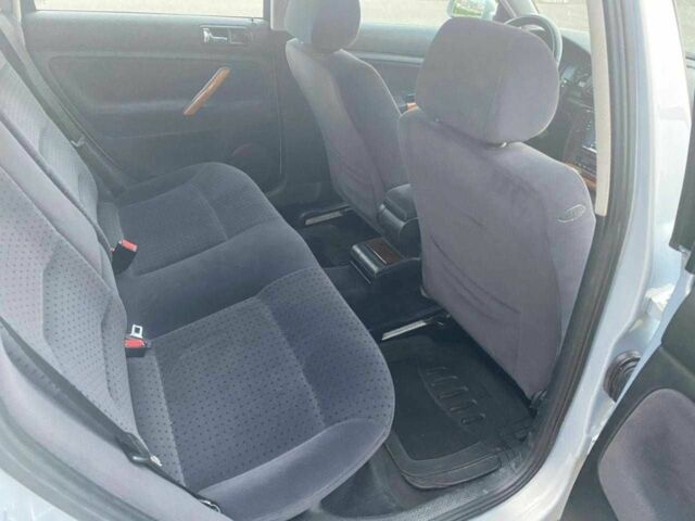 Серый Фольксваген Пассат, объемом двигателя 1.8 л и пробегом 358 тыс. км за 3200 $, фото 7 на Automoto.ua