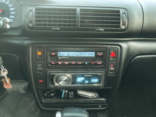 Серый Фольксваген Пассат, объемом двигателя 2.5 л и пробегом 350 тыс. км за 2800 $, фото 14 на Automoto.ua