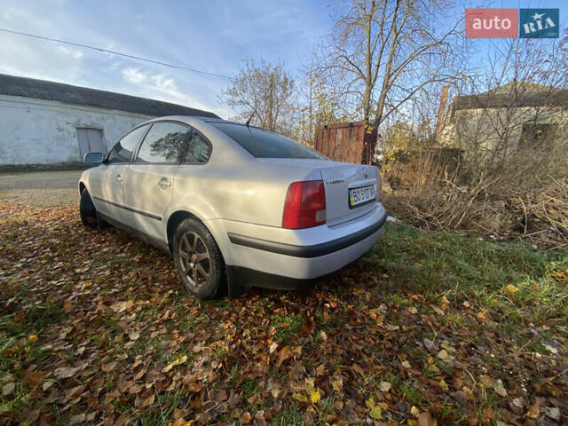 Серый Фольксваген Пассат, объемом двигателя 1.6 л и пробегом 342 тыс. км за 3500 $, фото 5 на Automoto.ua