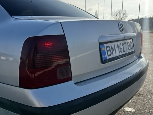 Сірий Фольксваген Пассат, об'ємом двигуна 1.6 л та пробігом 350 тис. км за 3700 $, фото 6 на Automoto.ua