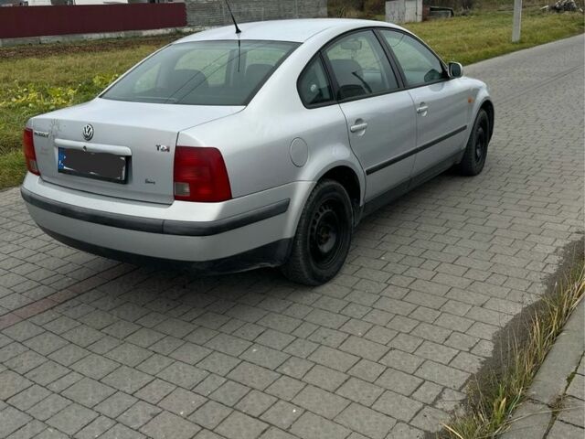 Сірий Фольксваген Пассат, об'ємом двигуна 0 л та пробігом 300 тис. км за 1500 $, фото 3 на Automoto.ua