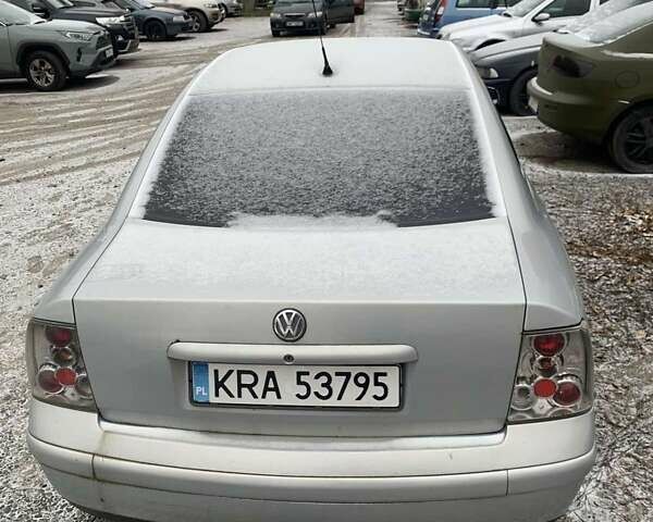 Сірий Фольксваген Пассат, об'ємом двигуна 2.5 л та пробігом 215 тис. км за 3150 $, фото 5 на Automoto.ua