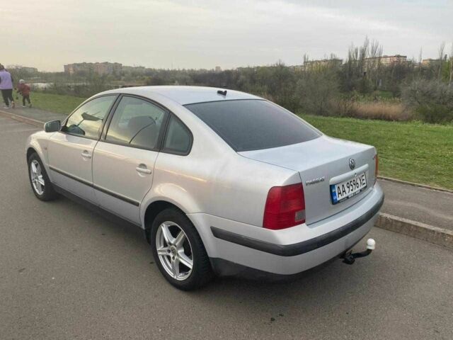 Серый Фольксваген Пассат, объемом двигателя 1.8 л и пробегом 358 тыс. км за 3200 $, фото 4 на Automoto.ua