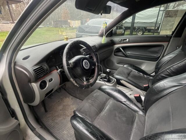 Сірий Фольксваген Пассат, об'ємом двигуна 1.9 л та пробігом 300 тис. км за 1300 $, фото 4 на Automoto.ua