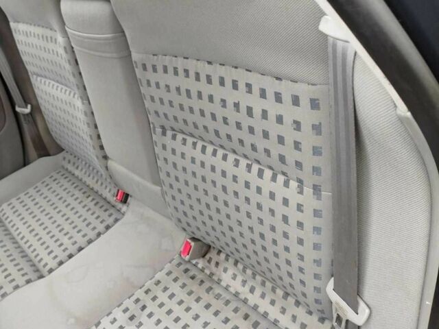 Сірий Фольксваген Пассат, об'ємом двигуна 1.6 л та пробігом 289 тис. км за 4300 $, фото 8 на Automoto.ua