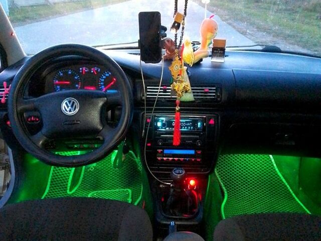 Сірий Фольксваген Пассат, об'ємом двигуна 1.9 л та пробігом 370 тис. км за 3499 $, фото 9 на Automoto.ua