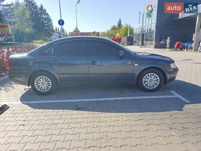 Серый Фольксваген Пассат, объемом двигателя 1.6 л и пробегом 241 тыс. км за 4200 $, фото 9 на Automoto.ua