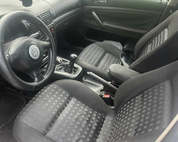 Серый Фольксваген Пассат, объемом двигателя 1.9 л и пробегом 318 тыс. км за 4200 $, фото 10 на Automoto.ua