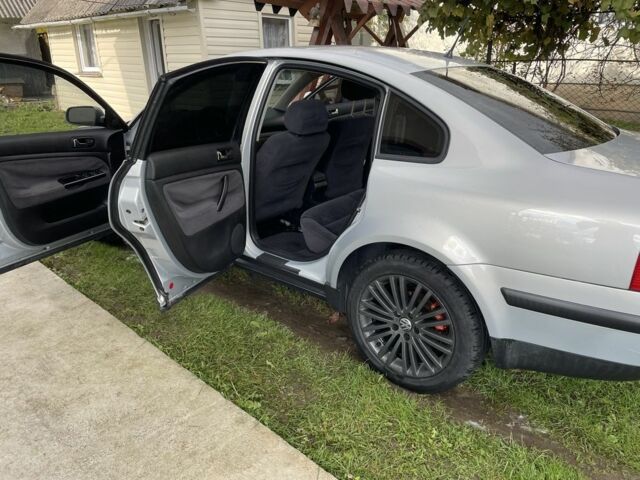 Серый Фольксваген Пассат, объемом двигателя 1.8 л и пробегом 333 тыс. км за 3600 $, фото 6 на Automoto.ua