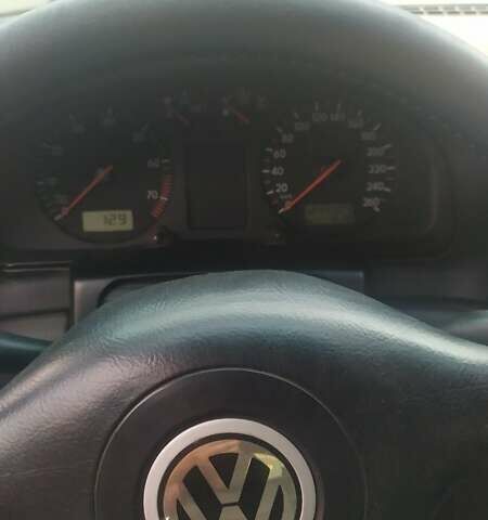 Серый Фольксваген Пассат, объемом двигателя 1.8 л и пробегом 250 тыс. км за 4950 $, фото 5 на Automoto.ua