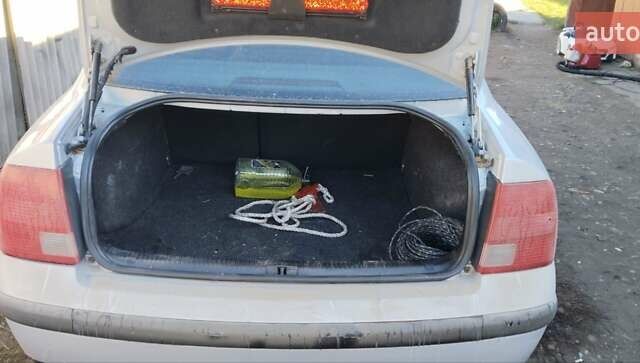 Сірий Фольксваген Пассат, об'ємом двигуна 1.62 л та пробігом 245 тис. км за 3000 $, фото 2 на Automoto.ua