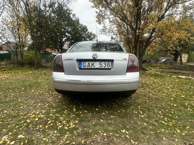 Серый Фольксваген Пассат, объемом двигателя 1.9 л и пробегом 302 тыс. км за 2882 $, фото 2 на Automoto.ua