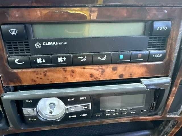 Серый Фольксваген Пассат, объемом двигателя 2.3 л и пробегом 20 тыс. км за 2841 $, фото 12 на Automoto.ua