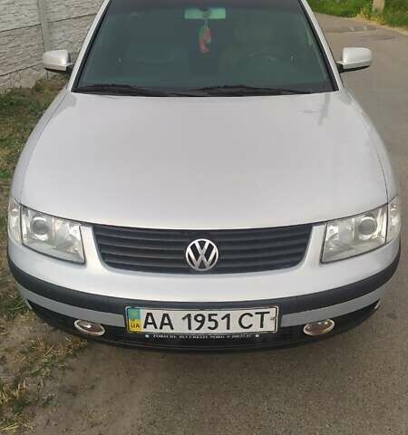 Серый Фольксваген Пассат, объемом двигателя 1.8 л и пробегом 250 тыс. км за 4950 $, фото 6 на Automoto.ua