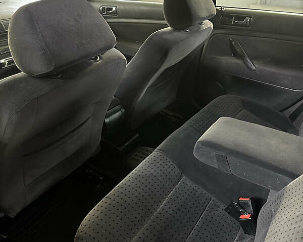 Серый Фольксваген Пассат, объемом двигателя 1.8 л и пробегом 298 тыс. км за 3400 $, фото 10 на Automoto.ua