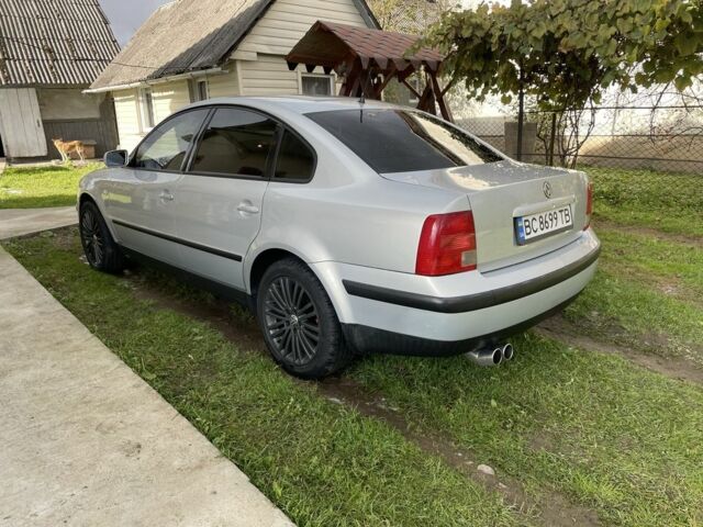 Серый Фольксваген Пассат, объемом двигателя 1.8 л и пробегом 333 тыс. км за 3600 $, фото 3 на Automoto.ua