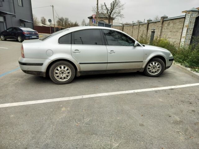 Сірий Фольксваген Пассат, об'ємом двигуна 1.6 л та пробігом 304 тис. км за 4100 $, фото 5 на Automoto.ua