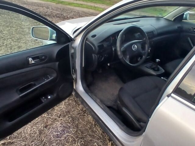 Сірий Фольксваген Пассат, об'ємом двигуна 1.6 л та пробігом 198 тис. км за 3500 $, фото 6 на Automoto.ua