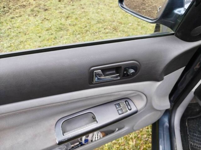 Сірий Фольксваген Пассат, об'ємом двигуна 1.6 л та пробігом 289 тис. км за 4300 $, фото 7 на Automoto.ua