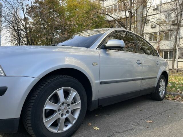 Сірий Фольксваген Пассат, об'ємом двигуна 1.6 л та пробігом 248 тис. км за 5200 $, фото 10 на Automoto.ua