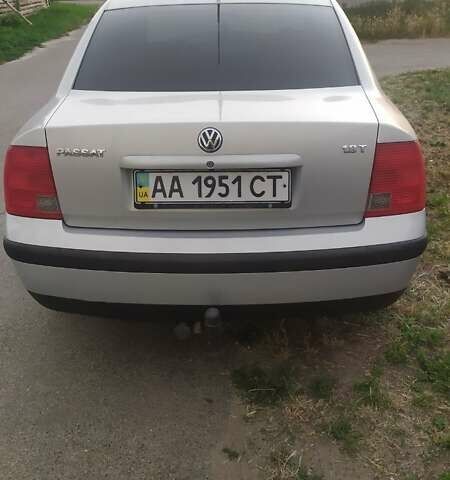 Серый Фольксваген Пассат, объемом двигателя 1.8 л и пробегом 250 тыс. км за 4950 $, фото 4 на Automoto.ua