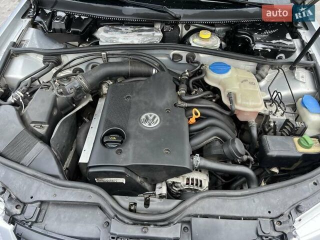Сірий Фольксваген Пассат, об'ємом двигуна 1.6 л та пробігом 182 тис. км за 4500 $, фото 9 на Automoto.ua