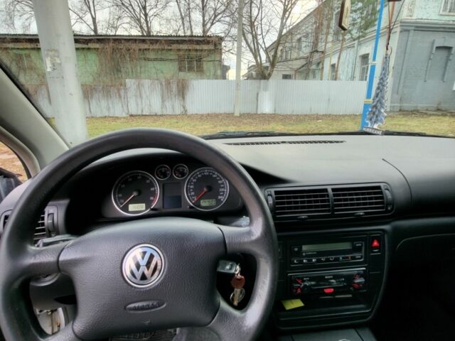 Сірий Фольксваген Пассат, об'ємом двигуна 1.8 л та пробігом 275 тис. км за 4100 $, фото 3 на Automoto.ua