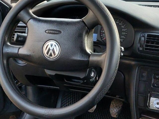 Серый Фольксваген Пассат, объемом двигателя 1.9 л и пробегом 360 тыс. км за 1500 $, фото 16 на Automoto.ua