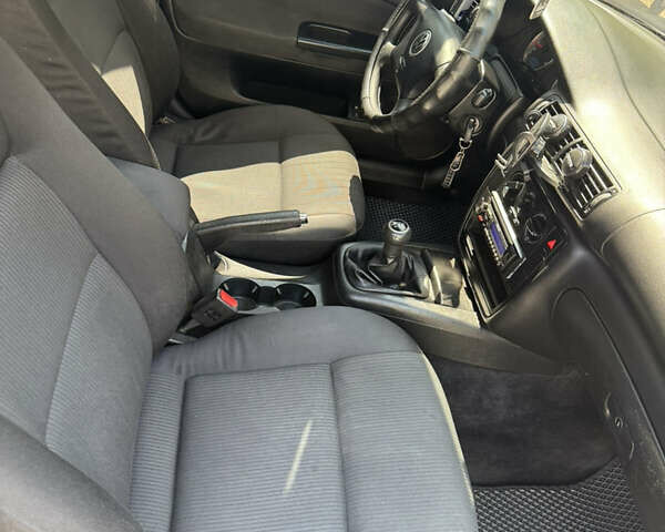 Серый Фольксваген Пассат, объемом двигателя 1.6 л и пробегом 290 тыс. км за 5300 $, фото 7 на Automoto.ua