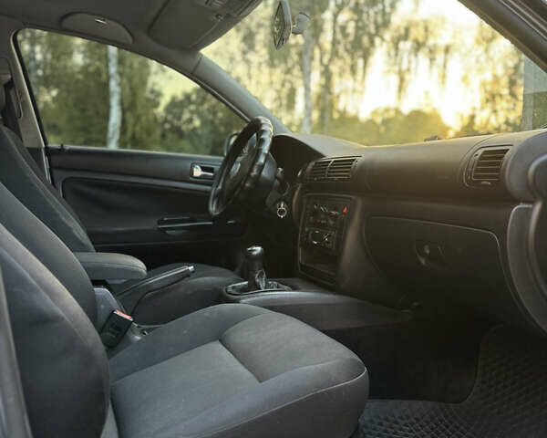 Серый Фольксваген Пассат, объемом двигателя 1.6 л и пробегом 201 тыс. км за 4650 $, фото 52 на Automoto.ua