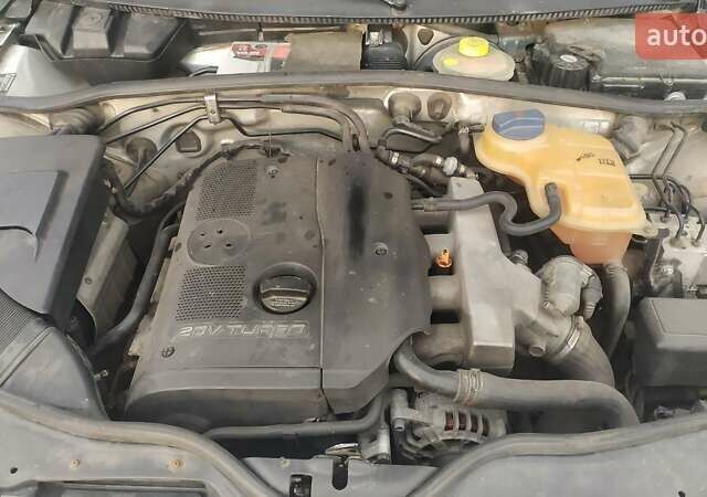 Серый Фольксваген Пассат, объемом двигателя 1.8 л и пробегом 250 тыс. км за 4950 $, фото 1 на Automoto.ua