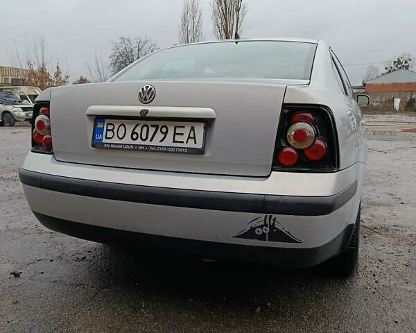 Сірий Фольксваген Пассат, об'ємом двигуна 1.6 л та пробігом 280 тис. км за 2800 $, фото 2 на Automoto.ua