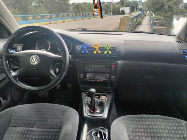 Серый Фольксваген Пассат, объемом двигателя 1.8 л и пробегом 281 тыс. км за 3500 $, фото 16 на Automoto.ua