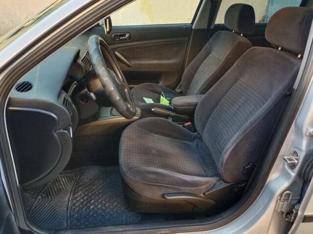 Серый Фольксваген Пассат, объемом двигателя 2 л и пробегом 300 тыс. км за 1900 $, фото 4 на Automoto.ua