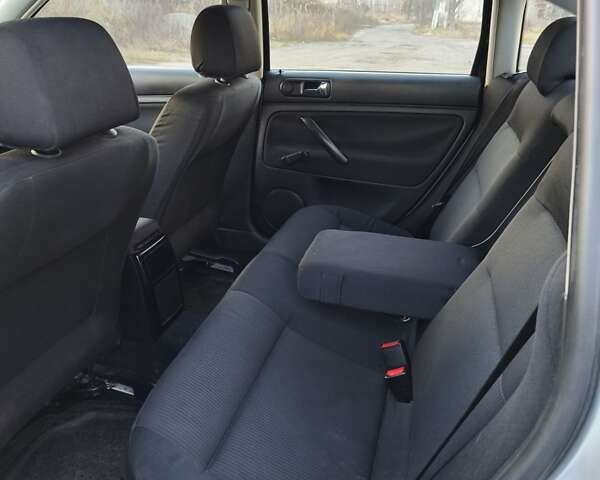 Серый Фольксваген Пассат, объемом двигателя 1.6 л и пробегом 170 тыс. км за 3950 $, фото 15 на Automoto.ua