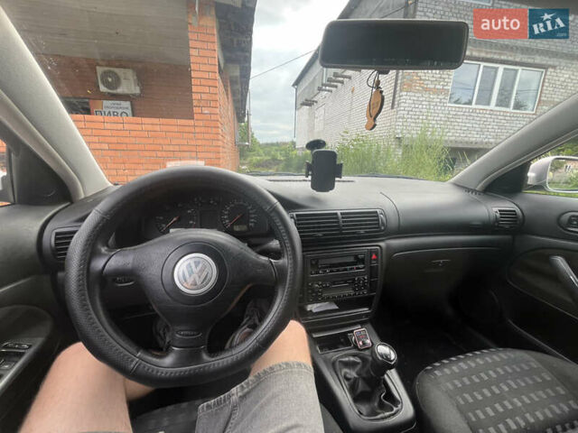 Серый Фольксваген Пассат, объемом двигателя 1.9 л и пробегом 318 тыс. км за 4200 $, фото 8 на Automoto.ua