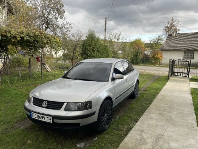 Серый Фольксваген Пассат, объемом двигателя 1.8 л и пробегом 333 тыс. км за 3600 $, фото 1 на Automoto.ua