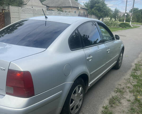 Серый Фольксваген Пассат, объемом двигателя 1.9 л и пробегом 318 тыс. км за 4200 $, фото 4 на Automoto.ua