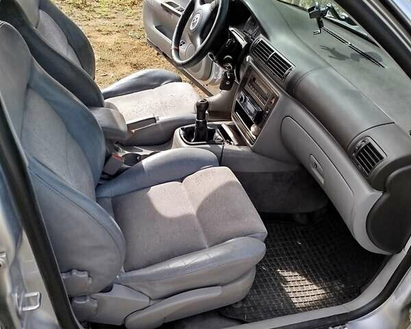 Серый Фольксваген Пассат, объемом двигателя 1.98 л и пробегом 348 тыс. км за 4800 $, фото 5 на Automoto.ua