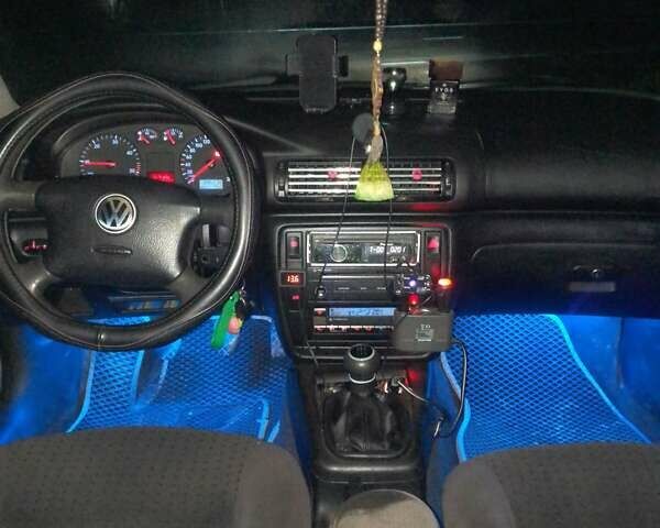 Сірий Фольксваген Пассат, об'ємом двигуна 1.9 л та пробігом 370 тис. км за 3699 $, фото 16 на Automoto.ua