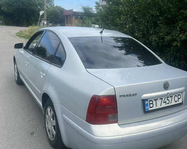 Серый Фольксваген Пассат, объемом двигателя 1.9 л и пробегом 318 тыс. км за 4200 $, фото 5 на Automoto.ua