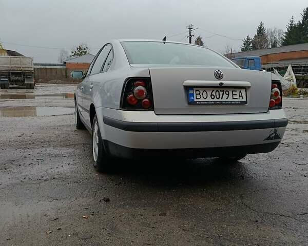 Сірий Фольксваген Пассат, об'ємом двигуна 1.6 л та пробігом 280 тис. км за 2800 $, фото 4 на Automoto.ua