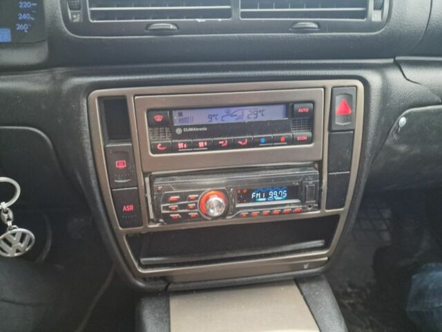 Серый Фольксваген Пассат, объемом двигателя 0 л и пробегом 240 тыс. км за 1850 $, фото 4 на Automoto.ua